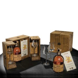 GRAPPA BOURBON FINISH CASK 50CL  + DUE BICCHIERI + CIOCCOLATO DI MODICA - FRANCOLI (CONFEZIONE IN LEGNO)