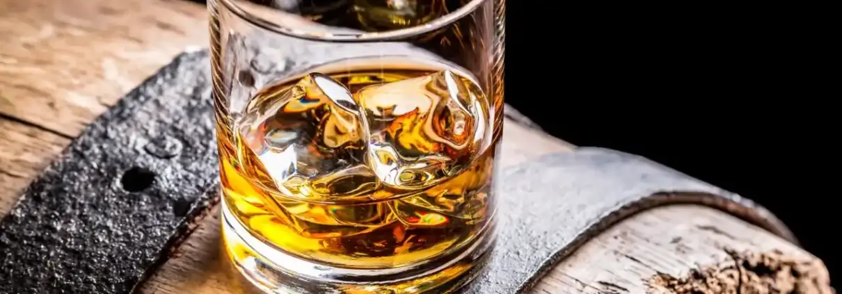 I Migliori Whisky Scozzesi: Guida per Appassionati e Collezionisti
