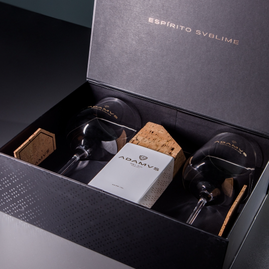 adamus_ambient ADAMUS DRY GIN GIFT BOX CON CALICI E SOTTOBICCHIERI - enoteca san lorenzo riccione